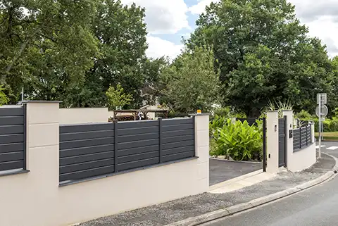 Clôture et portails persiennée en aluminium Litenn Kostum