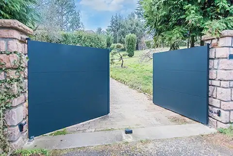 portail battant plein aluminium klavel kostum