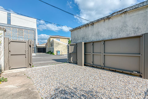 portail sectionnel bois anian kostum red cedar ouvert