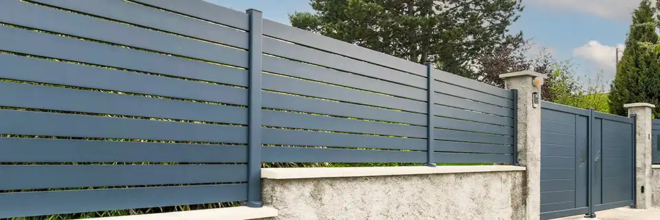 Cloture ajourée aluminium Raz Kostum