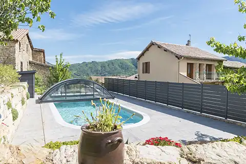 Clôture ajourée en aluminium Maez Kostum