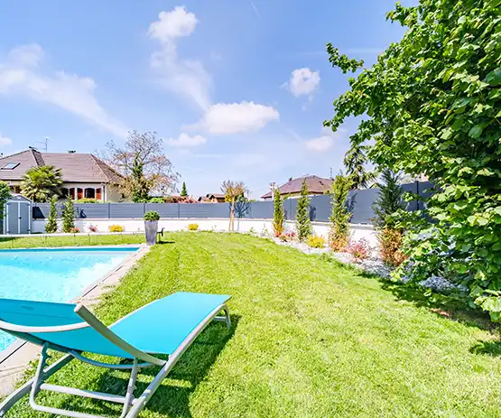 Clôture en aluminium lames pleines Briz-Anaé