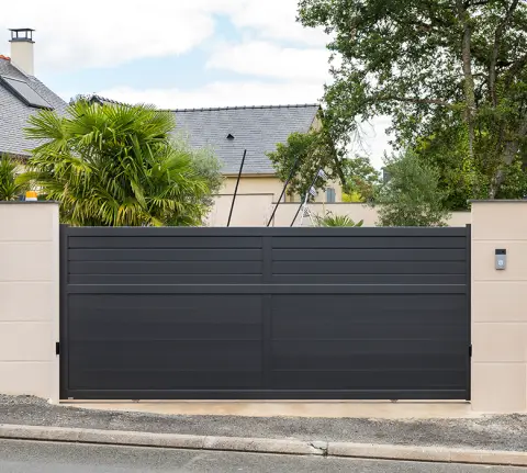 portail en aluminium sur-mesure kostum