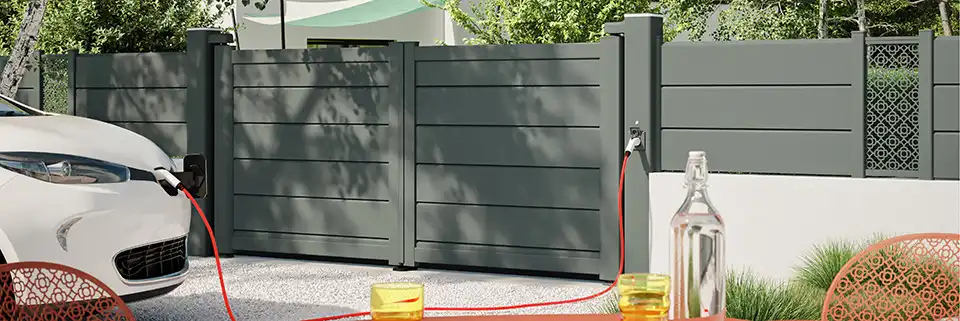 Portail avec borne de recharge Kostum