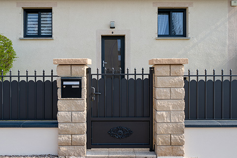 Portillon Kostum sur-mesure en aluminium | Modèle Pont-Aven