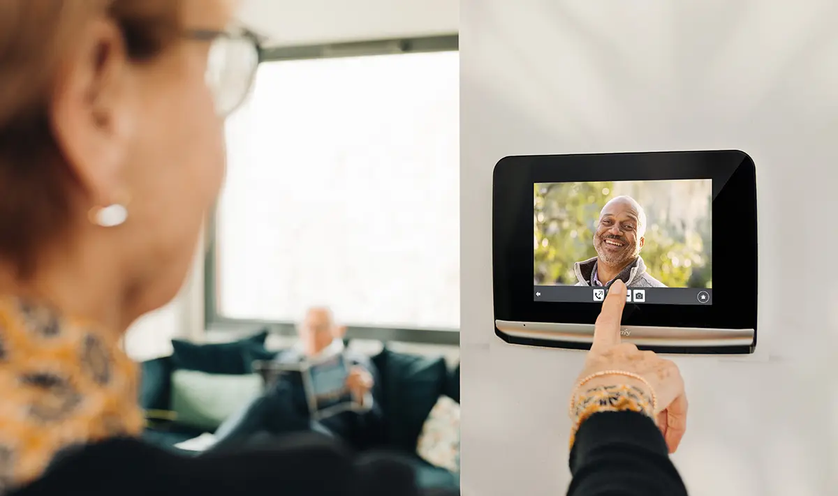 V500 pro IO connect video phone ambient visual