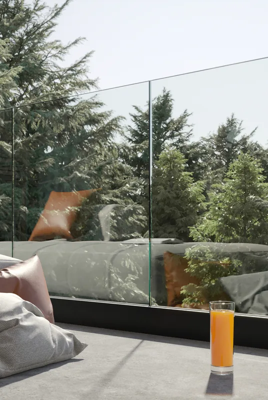 Aziliz Kostum glazed aluminium railing installed on a terrace