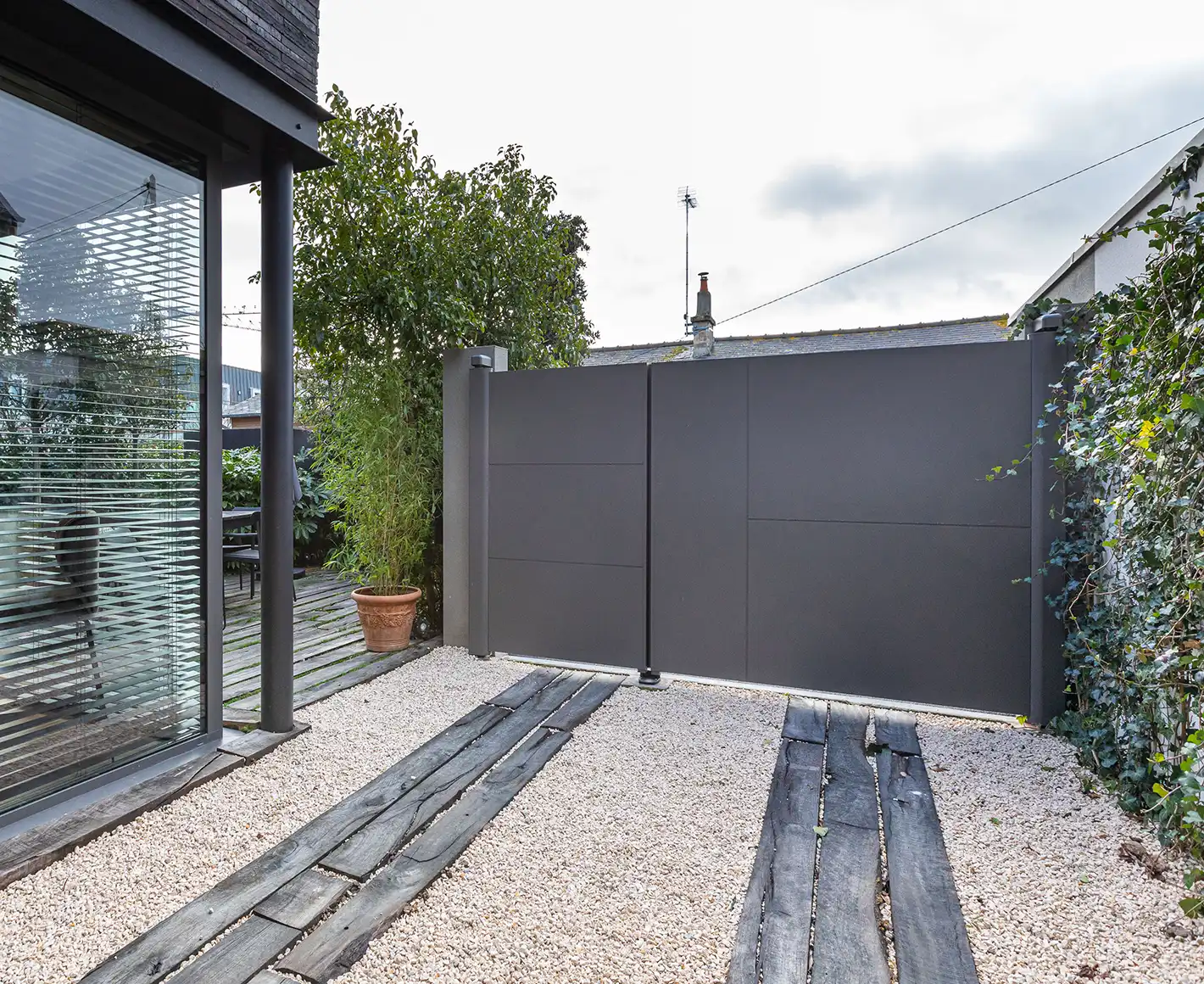 Motorization for swing gate